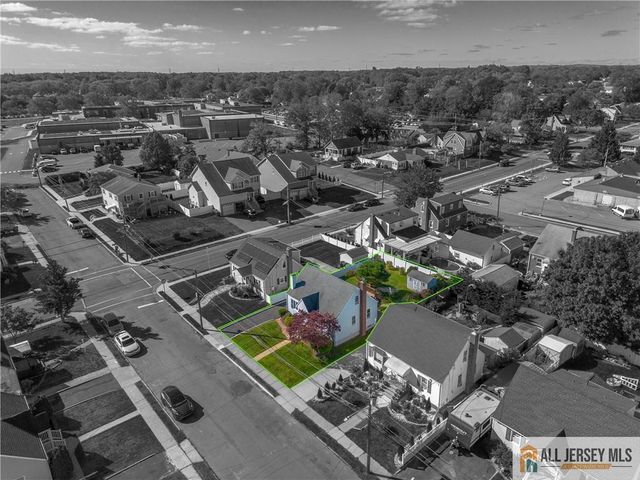 18 Roseland Place, North Brunswick, NJ 08902