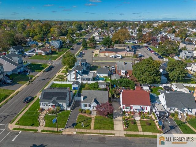18 Roseland Place, North Brunswick, NJ 08902