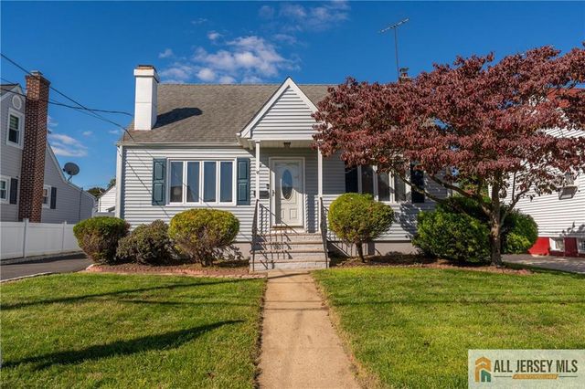 18 Roseland Place, North Brunswick, NJ 08902