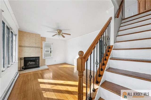 18 Roseland Place, North Brunswick, NJ 08902