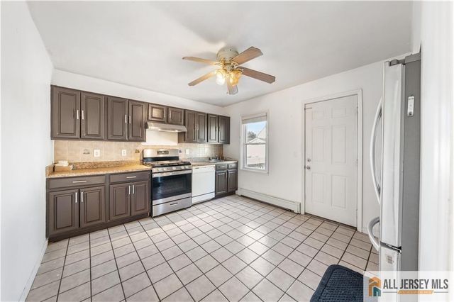18 Roseland Place, North Brunswick, NJ 08902