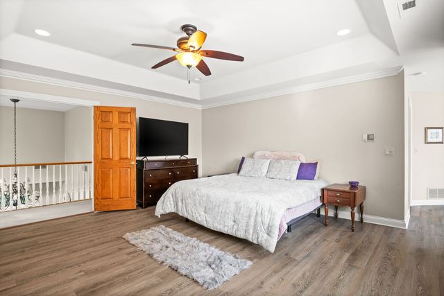 5N661 Leola Lane, St. Charles, IL 60175