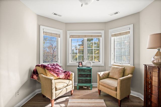 5N661 Leola Lane, St. Charles, IL 60175