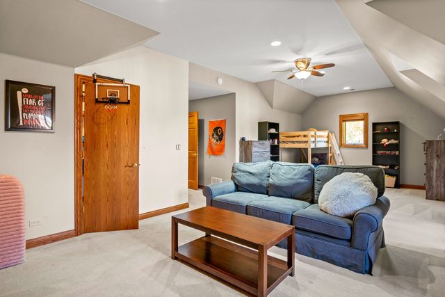 5N661 Leola Lane, St. Charles, IL 60175