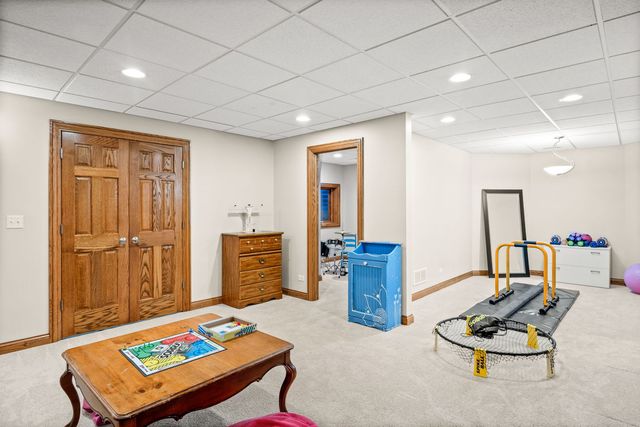 5N661 Leola Lane, St. Charles, IL 60175