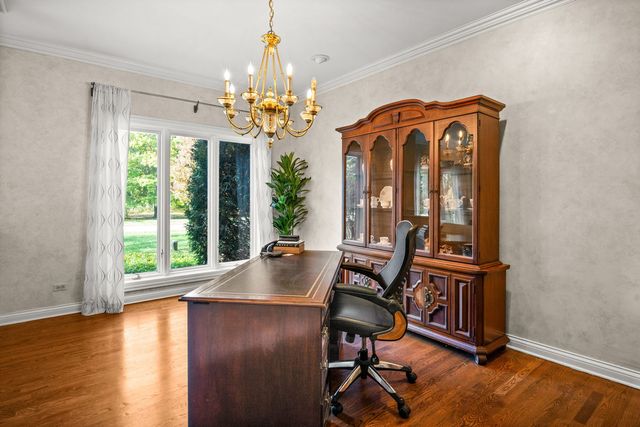 5N661 Leola Lane, St. Charles, IL 60175