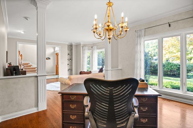 5N661 Leola Lane, St. Charles, IL 60175