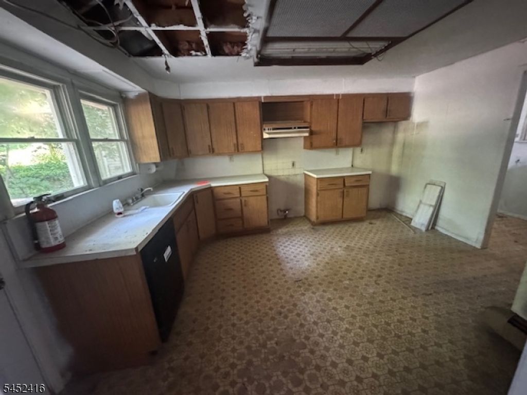 304 E Lakeshore Dr, Vernon Twp., NJ 07422 — photo 4