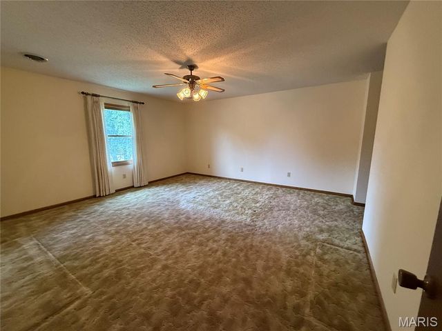 217 Foust Drive, Sikeston, MO 63801