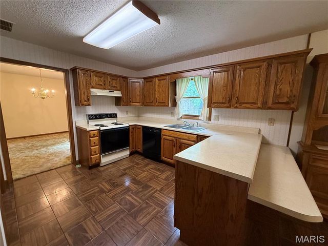 217 Foust Drive, Sikeston, MO 63801