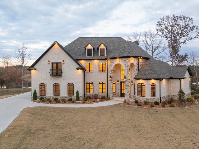 425 Shoreview Ln, Huntingdon, TN 38344