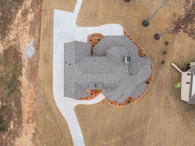 425 Shoreview Ln, Huntingdon, TN 38344