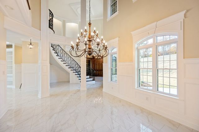 425 Shoreview Ln, Huntingdon, TN 38344