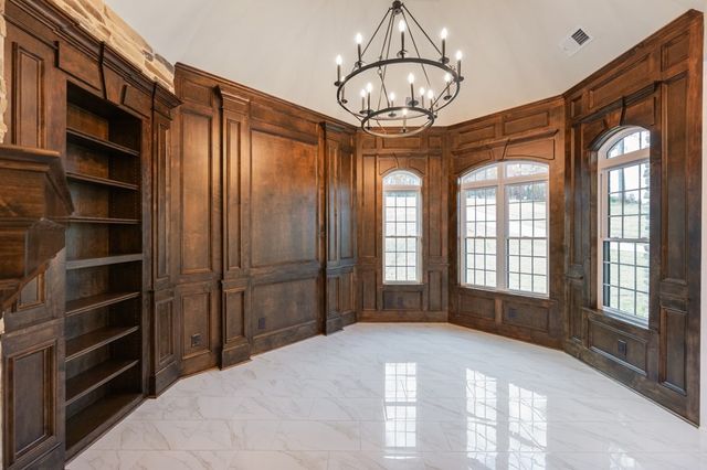 425 Shoreview Ln, Huntingdon, TN 38344