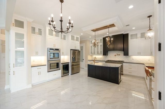 425 Shoreview Ln, Huntingdon, TN 38344