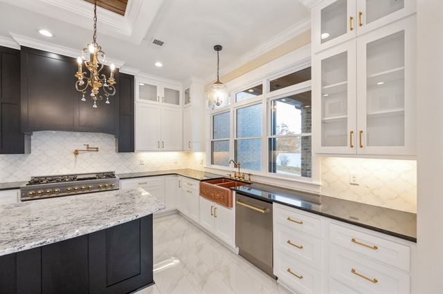 425 Shoreview Ln, Huntingdon, TN 38344