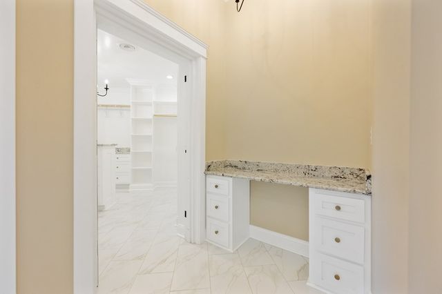 425 Shoreview Ln, Huntingdon, TN 38344