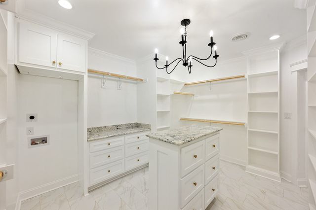 425 Shoreview Ln, Huntingdon, TN 38344