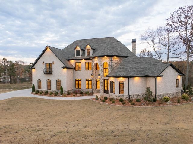 425 Shoreview Ln, Huntingdon, TN 38344