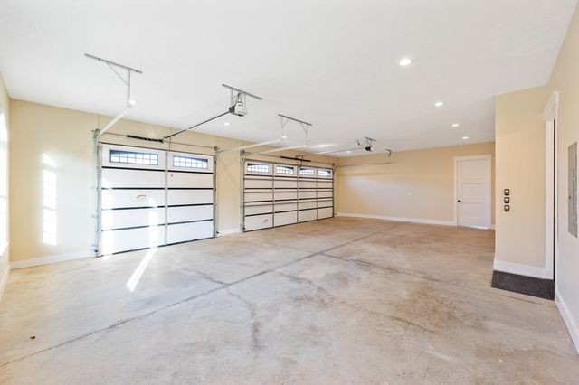 425 Shoreview Ln, Huntingdon, TN 38344