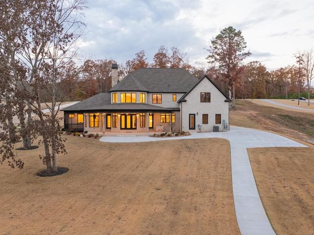 425 Shoreview Ln, Huntingdon, TN 38344