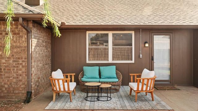1021 NW 167th Street, Edmond, OK 73012