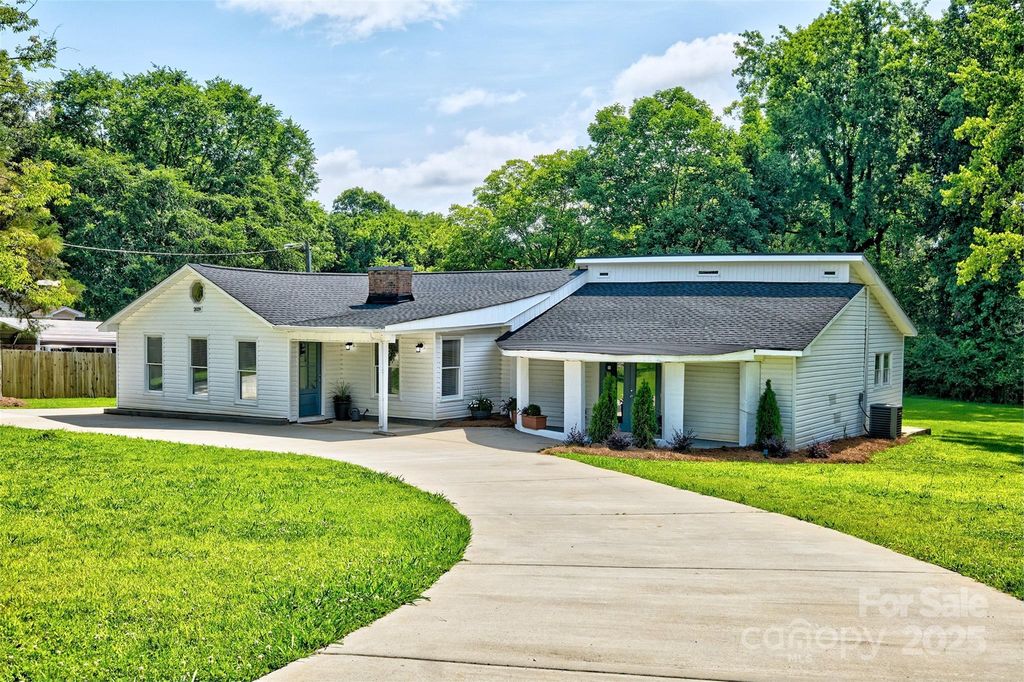2039 California Road, York, SC 29745