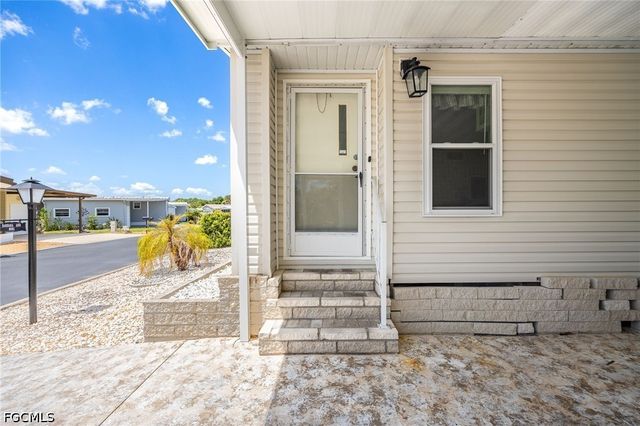 370 Nicklaus BLVD, North Fort Myers, FL 33903