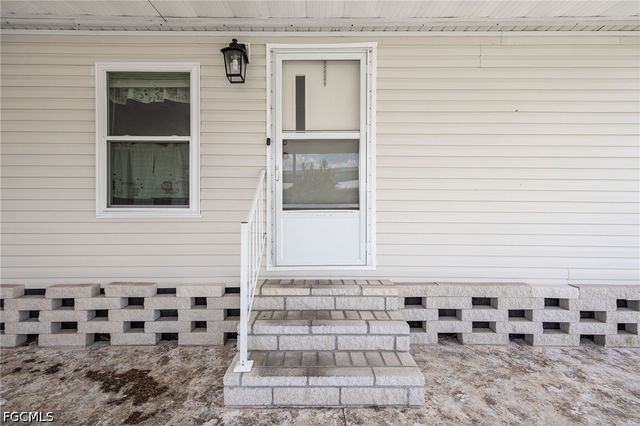 370 Nicklaus BLVD, North Fort Myers, FL 33903