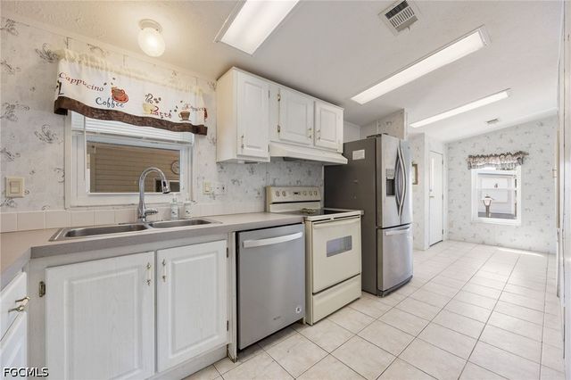 370 Nicklaus BLVD, North Fort Myers, FL 33903
