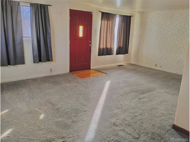 6081 E 61st Ave, Commerce City, CO 80022