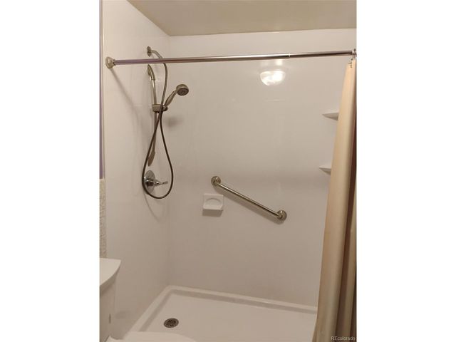 6081 E 61st Ave, Commerce City, CO 80022