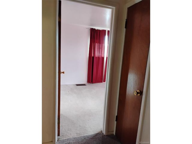 6081 E 61st Ave, Commerce City, CO 80022