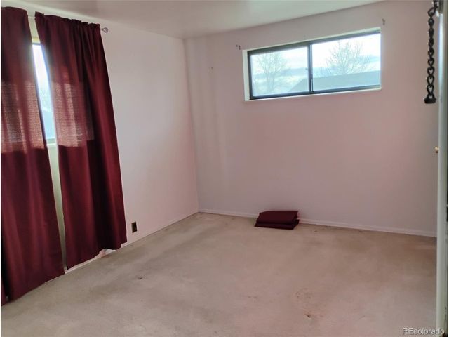 6081 E 61st Ave, Commerce City, CO 80022