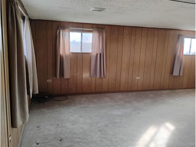 6081 E 61st Ave, Commerce City, CO 80022