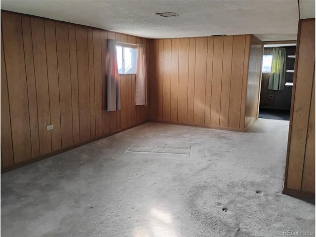 6081 E 61st Ave, Commerce City, CO 80022