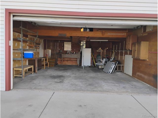 6081 E 61st Ave, Commerce City, CO 80022