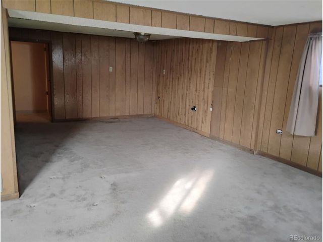 6081 E 61st Ave, Commerce City, CO 80022