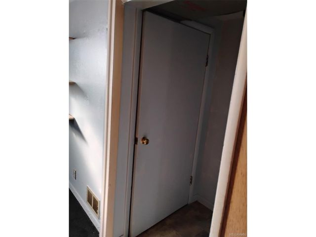 6081 E 61st Ave, Commerce City, CO 80022