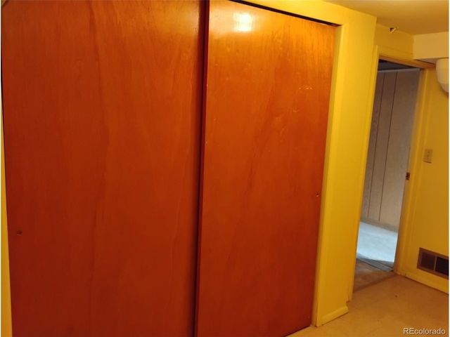 6081 E 61st Ave, Commerce City, CO 80022