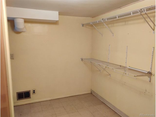 6081 E 61st Ave, Commerce City, CO 80022