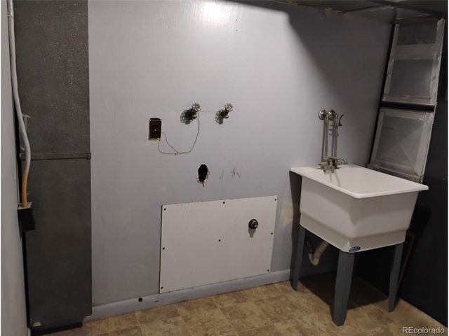 6081 E 61st Ave, Commerce City, CO 80022