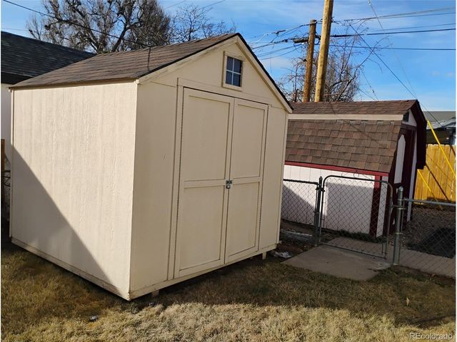 6081 E 61st Ave, Commerce City, CO 80022