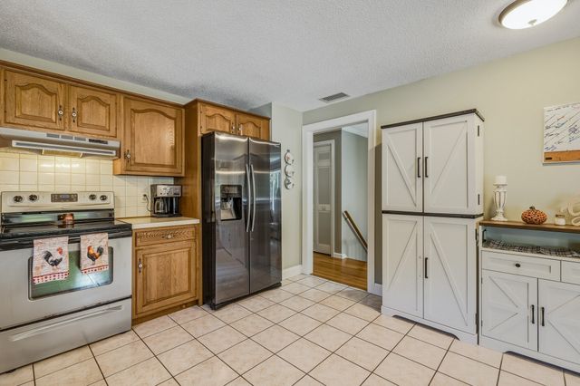 10 Nowak Avenue, Ludlow, MA 01056