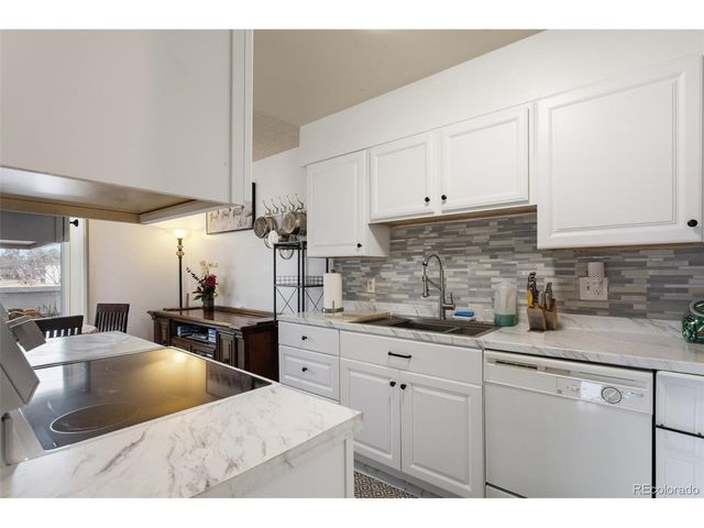 46 S Nome St, Aurora, CO 80012