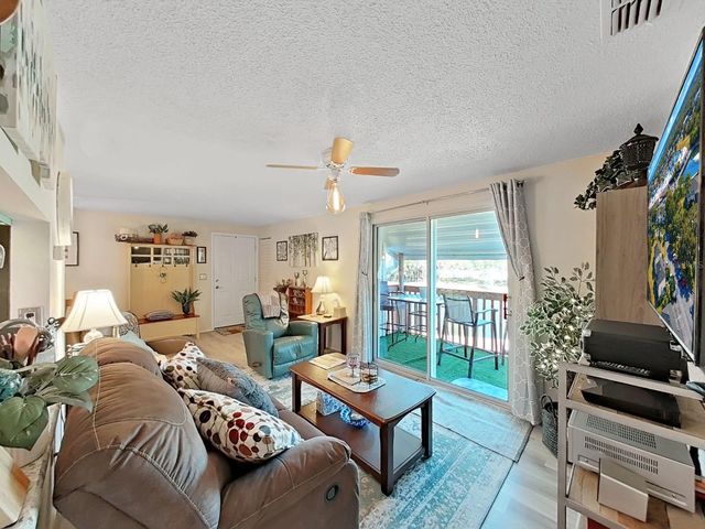 129 CAMPHOR CIRCLE C, Oldsmar, FL 34677