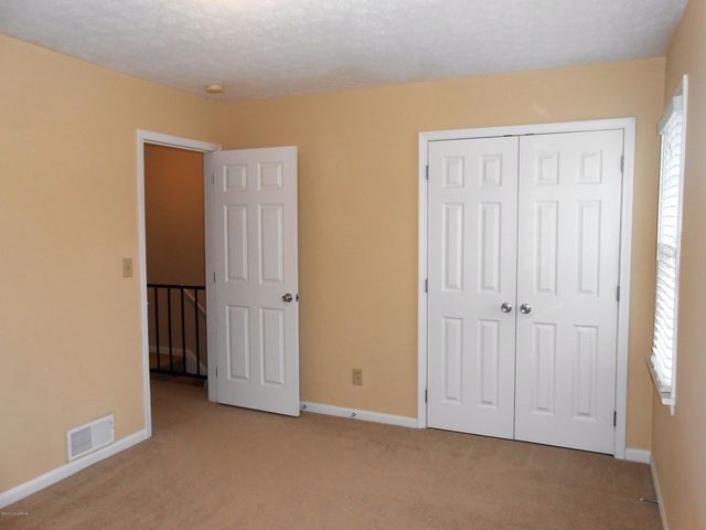 4850 Westport Rd, Louisville, KY 40222