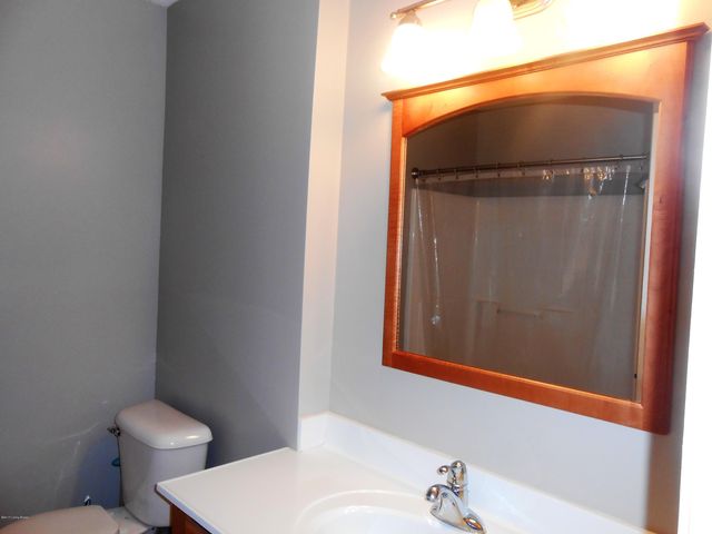 4850 Westport Rd, Louisville, KY 40222