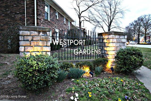 4850 Westport Rd, Louisville, KY 40222