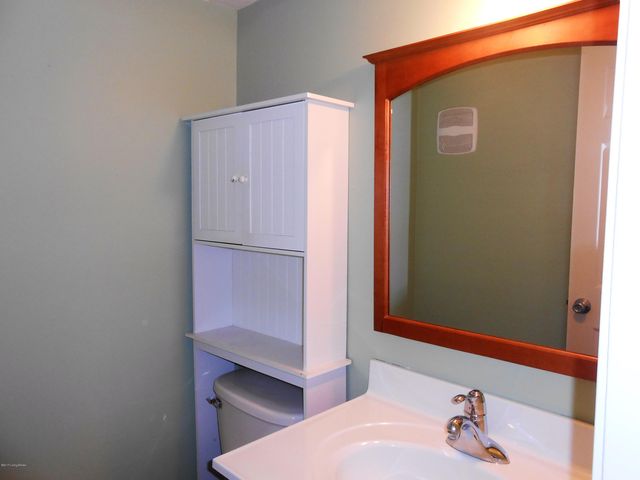 4850 Westport Rd, Louisville, KY 40222